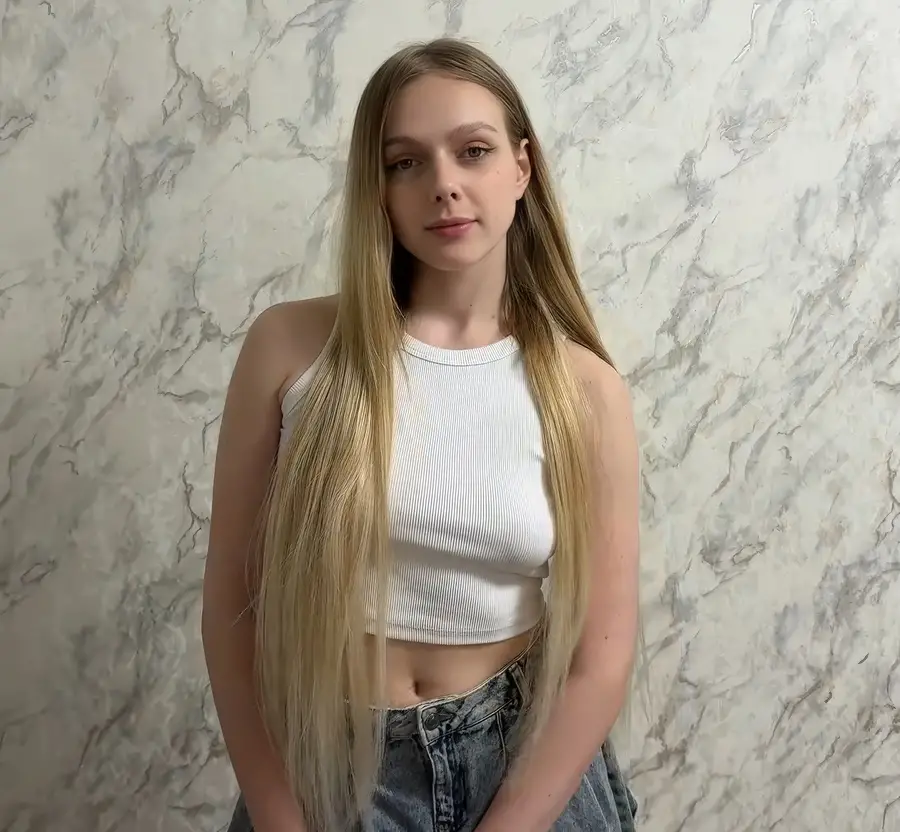 Arisha Mills - My Stepsister's Photos Were Leaked, And I Didn't Hesitate To Fuck Her FullHD 1080p