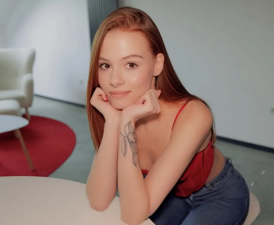 Arina Fox - Board Game With Stepbrother Ends In Bedroom Sex Cum Inside Aphrodite UltraHD/4K 2160p