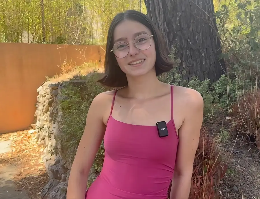 Penelope - Penelope, 19 years old, cosmetics saleswoman in Paris! FullHD 1080p