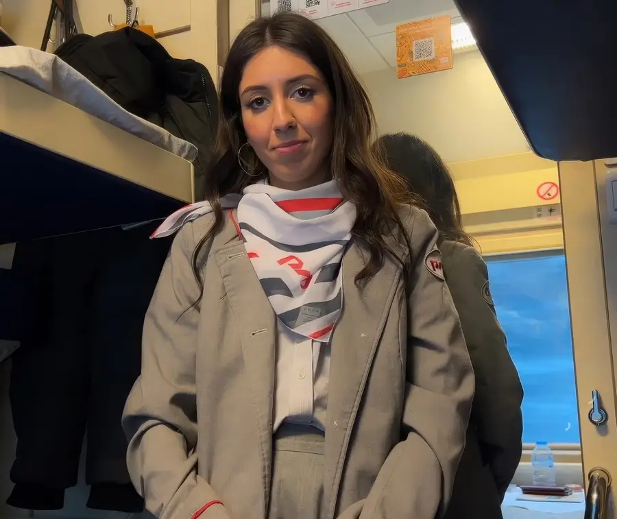 Katty West - Train Conductor Caught Passenger Jerking Off But Wasnt Confused And Jumped On His Cock FullHD 1080p