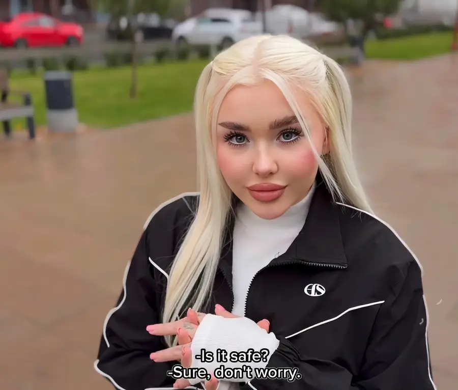 Blondessa - Cute Stranger From The Street Is A Scammer! Gives A Course And Treats You Into Sex! FullHD 1080p