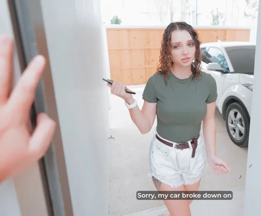 Maya Lis - Soaked Girl Begs To Warm Up Inside Strangers House FullHD 1080p