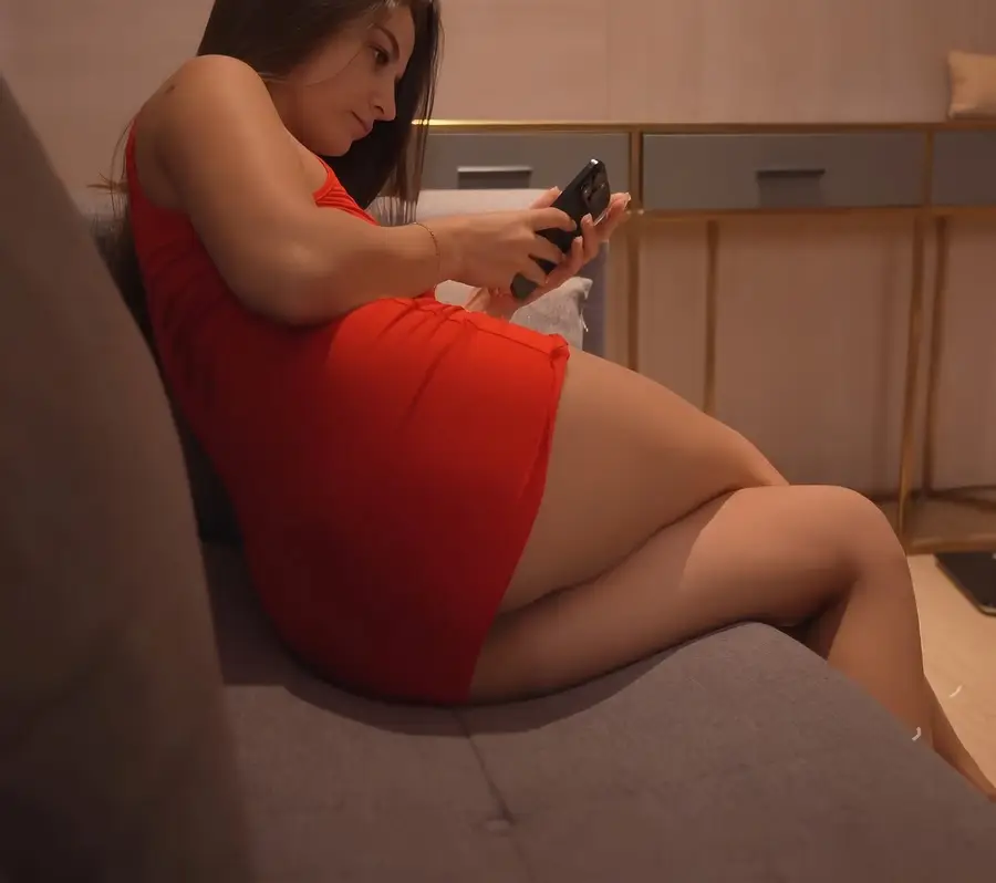 Elina Lizz - I Just Wanted Some Privacy But My Hottie Stepdaughter Decided To Join Me FullHD 1080p