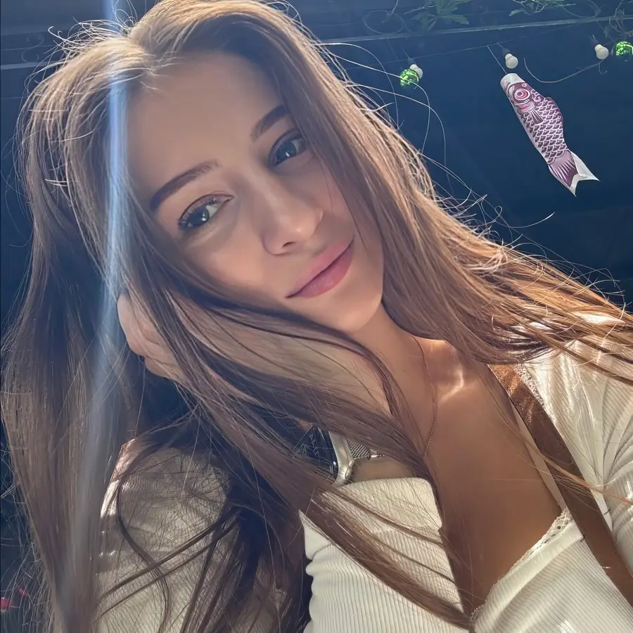 Elina Lizz - My Tight Pink Pussy Was So Fucking Wet So He Filled Me With Cum To The Limit FullHD 1080p