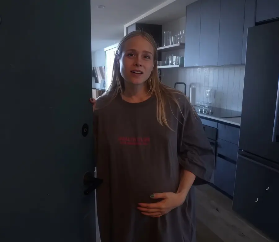 Katie Karr - Pregnant Wife Cheats With BBC FullHD 1080p