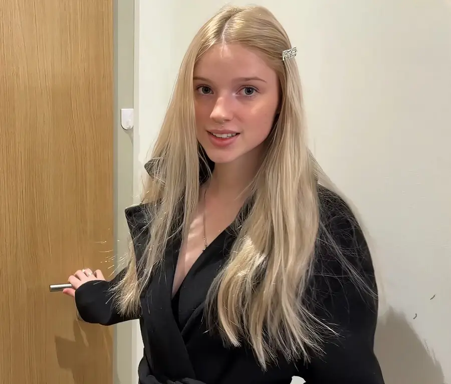 Kuporovaa Krupa - My Sexy Ex-Girlfriend Came To Pick Up Her Things And Apparently She's Expecting Sex FullHD 1080p