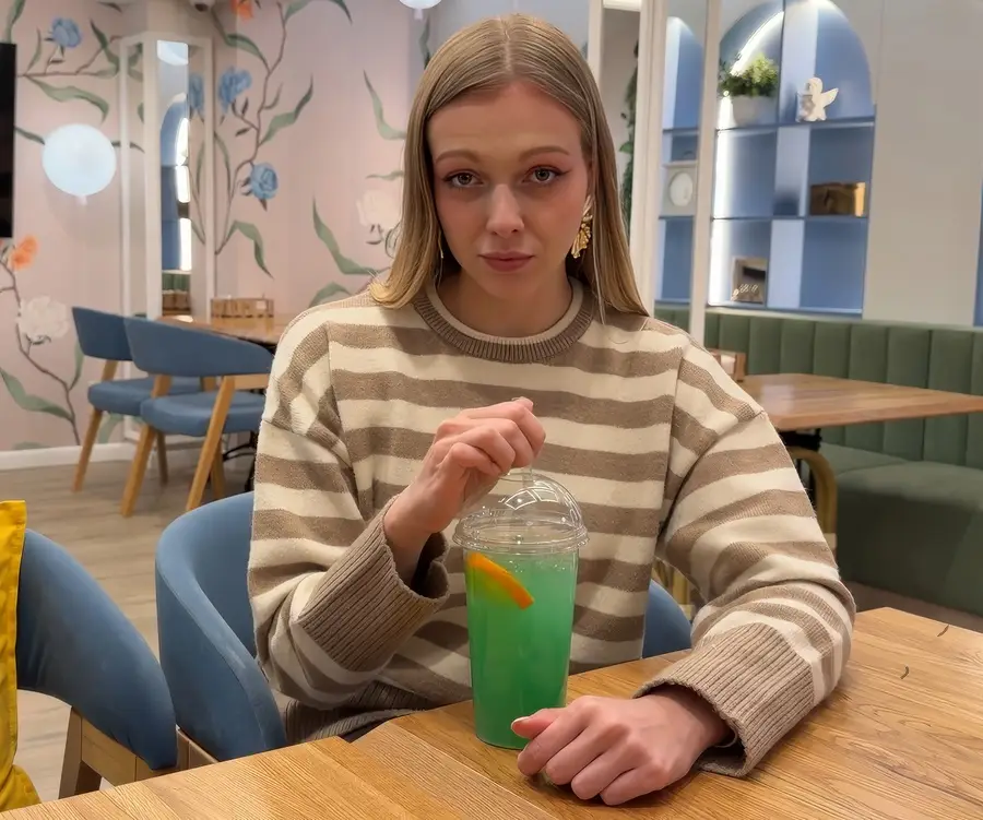 Arisha Mills - A Tinder Date Ended In Sex In A Public Toilet FullHD 1080p