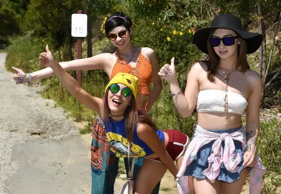 Lily Jordan, Liv Revamped, Cadey Mercury - Coacharoo FullHD 1080p