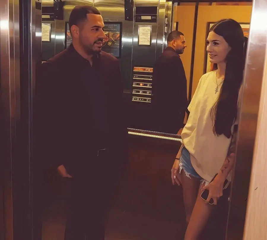 Sophie Tyler - Hot 22 Year Old Sophie Tyler Gets Fucked In Cheap Motel By Stranger Teddy Tarantino UltraHD/4K 2160p