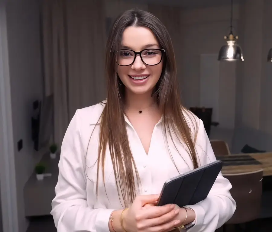 Julie Jess - Can't Lower Price Horny Realtor Offers Her Tight Holes Instead FullHD 1080p