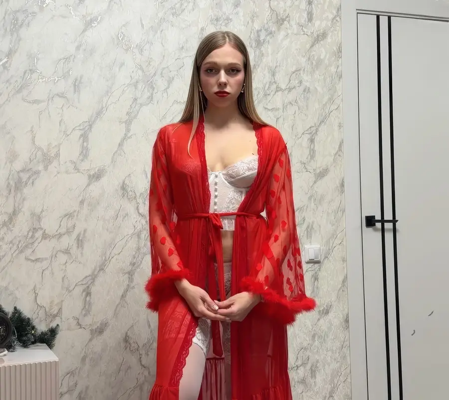 Arisha Mills - Decorating A New Years Tree Isnt As Cool As Fucking Your Ex FullHD 1080p